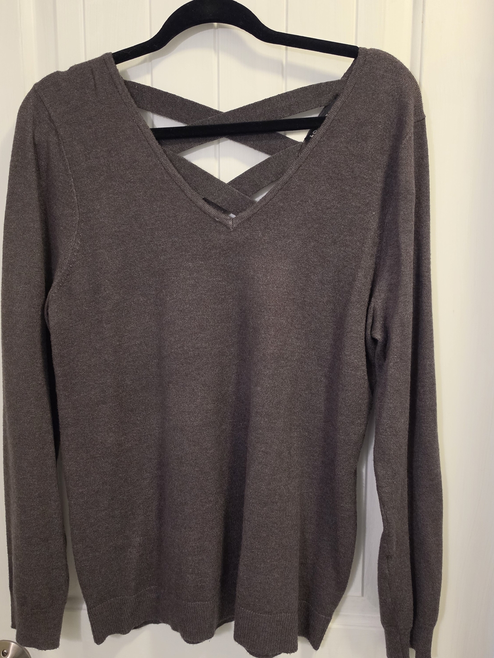 Love Ellie Mia Brown Crisscross Back V-Neck Sweater Size L